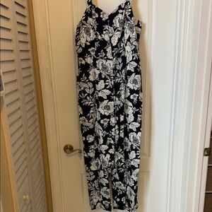 Old Navy Black and White Floral Jumpsuit XL